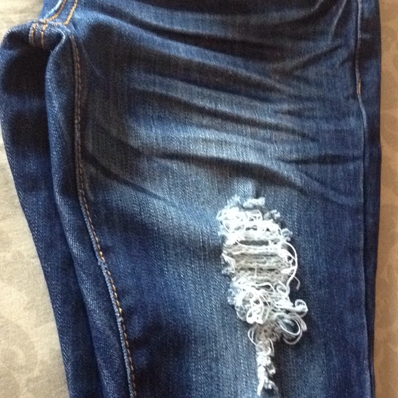 Almost Famous  skinny jeans - Picture 7 of 8
